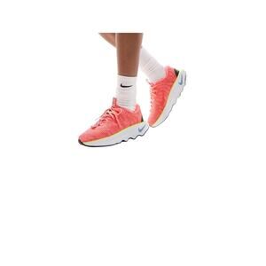 Nike Motiva Women's Walking Shoes hot punch. Size WMNS-11. Men-9.5